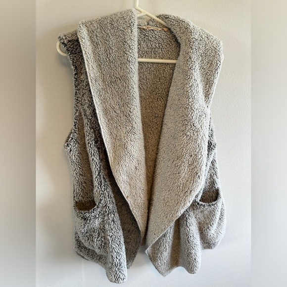 Soft Surroundings So Cozy Gray Vest Plush Sherpa
Fleece - Picture 2 of 11